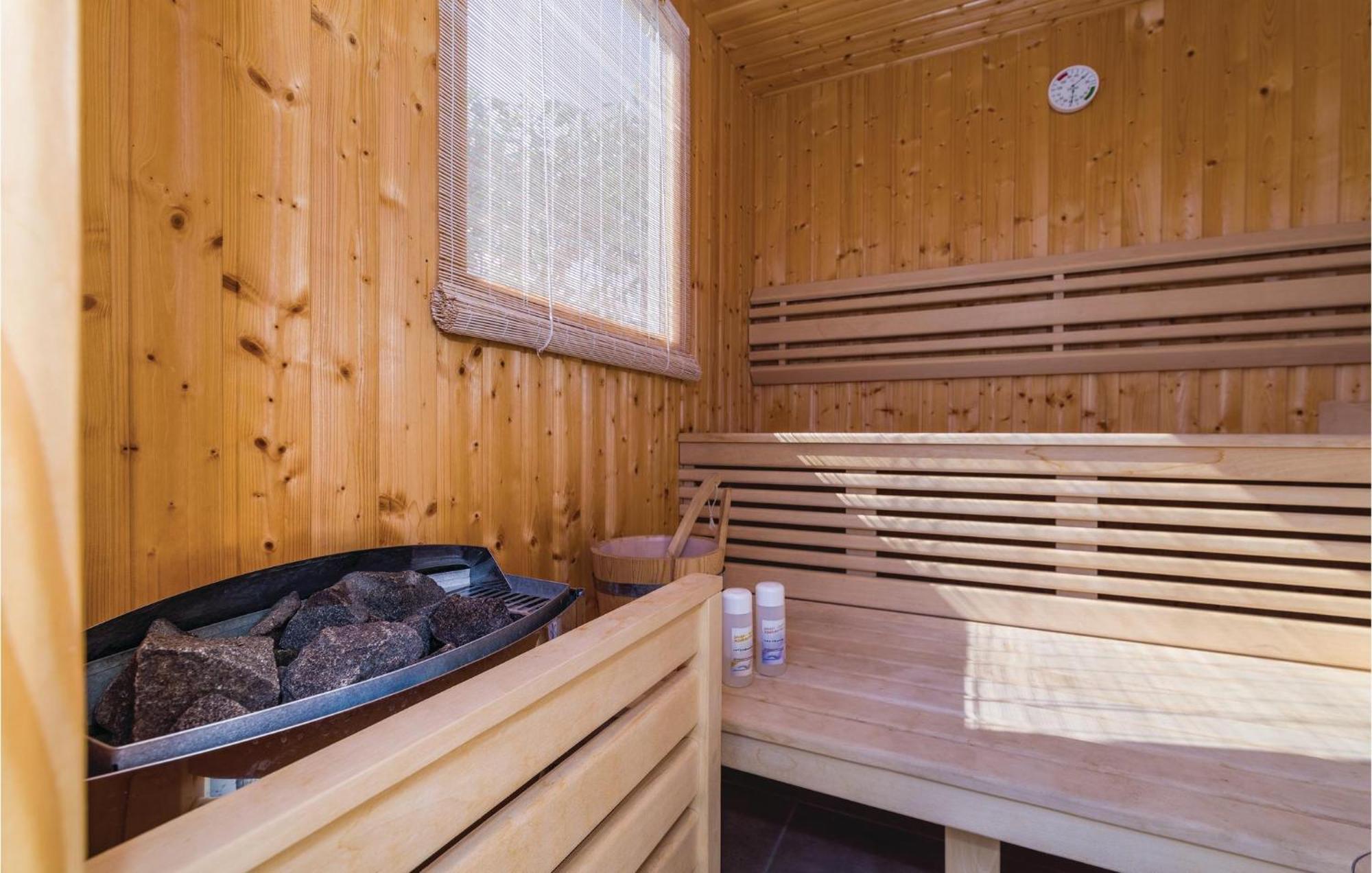 5 Bedroom Amazing Home In Debeljak Kültér fotó