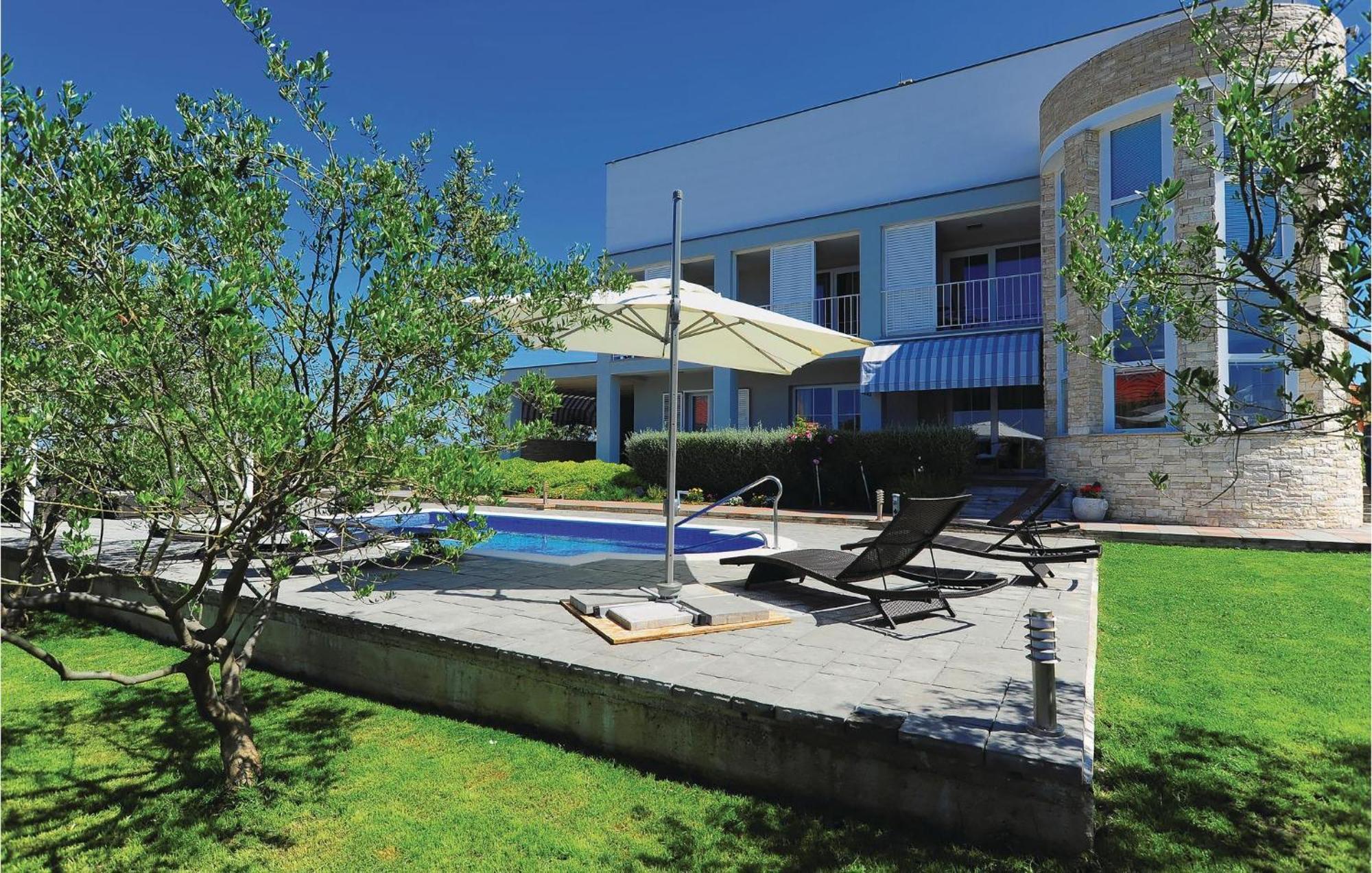 5 Bedroom Amazing Home In Debeljak Kültér fotó
